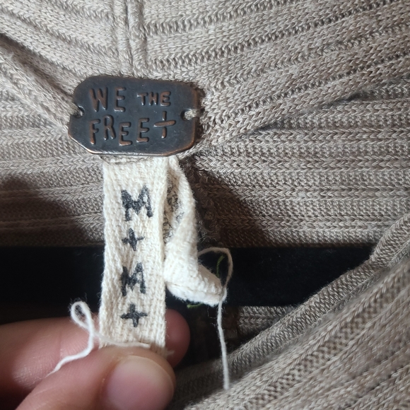 We The Free Lover Ribbed Split Back Pullover Cowl Neck Long Sleeve Size Medium - Picture 3 of 6